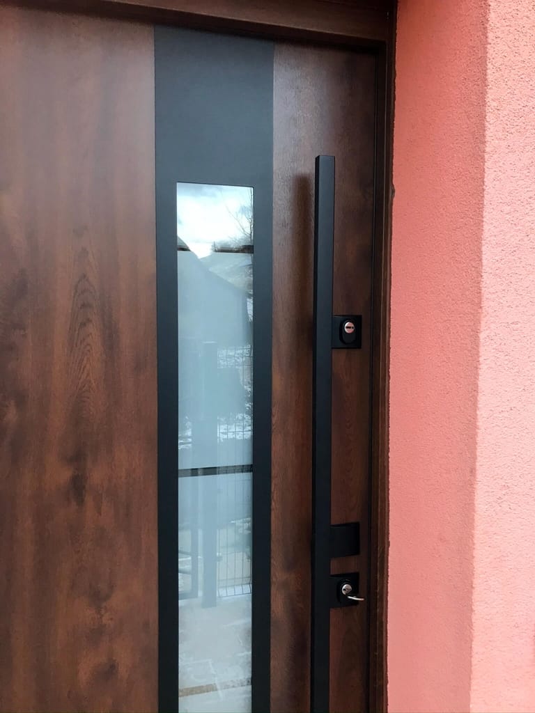 Drzwi Delta Perfect 68S z paskiem czarny mat - FHU Tokarczy