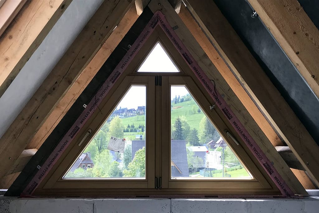 Trójkątne okna drewniane - FHU Tokarczyk