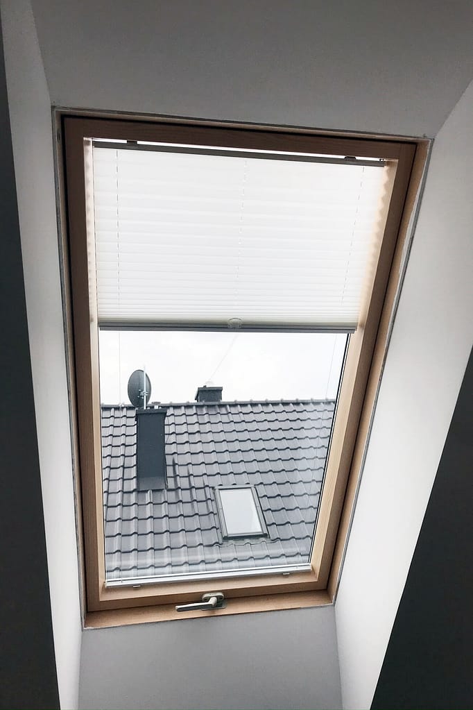 Plisy na okno dachowe - Okna i drzwi Tokarczyk